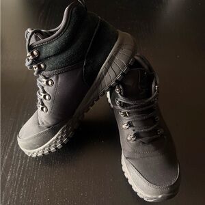 Columbia Men's Black Outdoor Boots